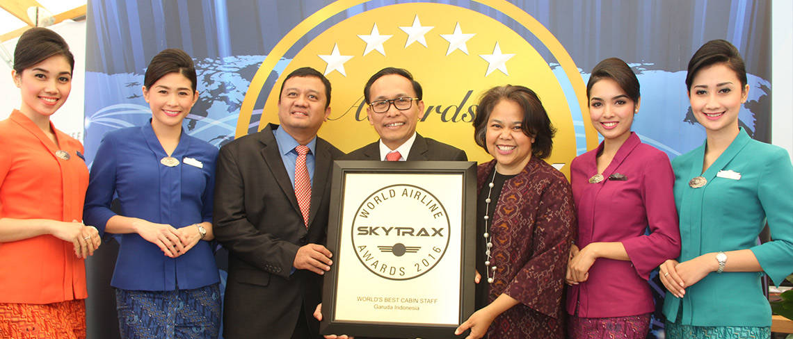 Garuda Indonesia Awarded The World S Best Cabin Crew For The